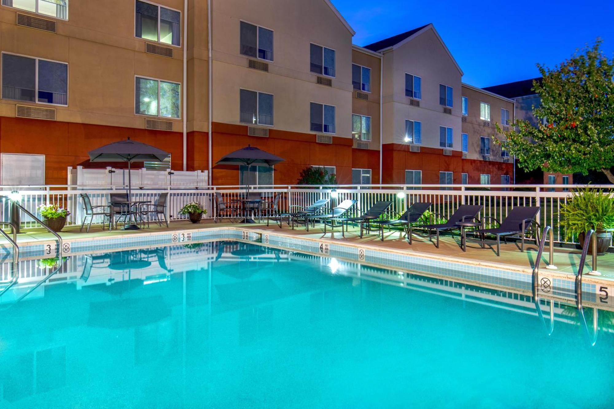 Fairfield Inn & Suites Lancaster Rohrerstown Exterior photo