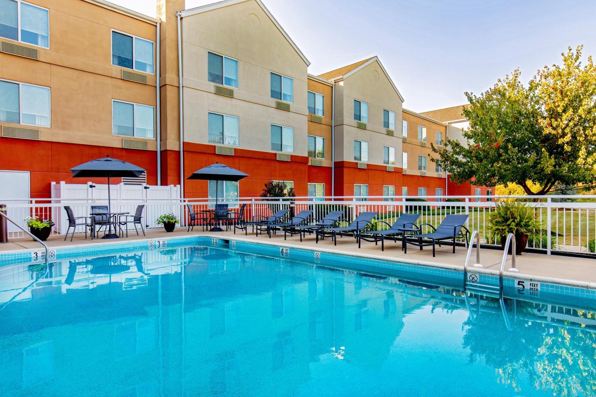 Fairfield Inn & Suites Lancaster Rohrerstown Exterior photo