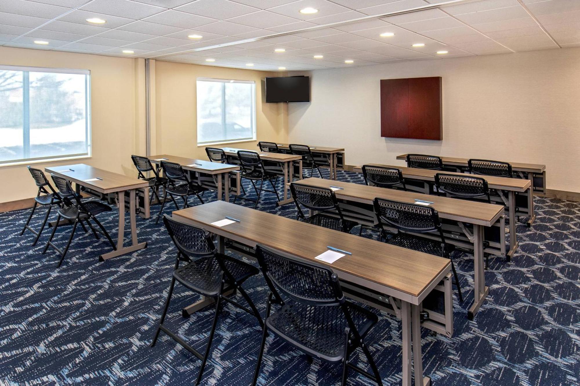 Fairfield Inn & Suites Lancaster Rohrerstown Exterior photo