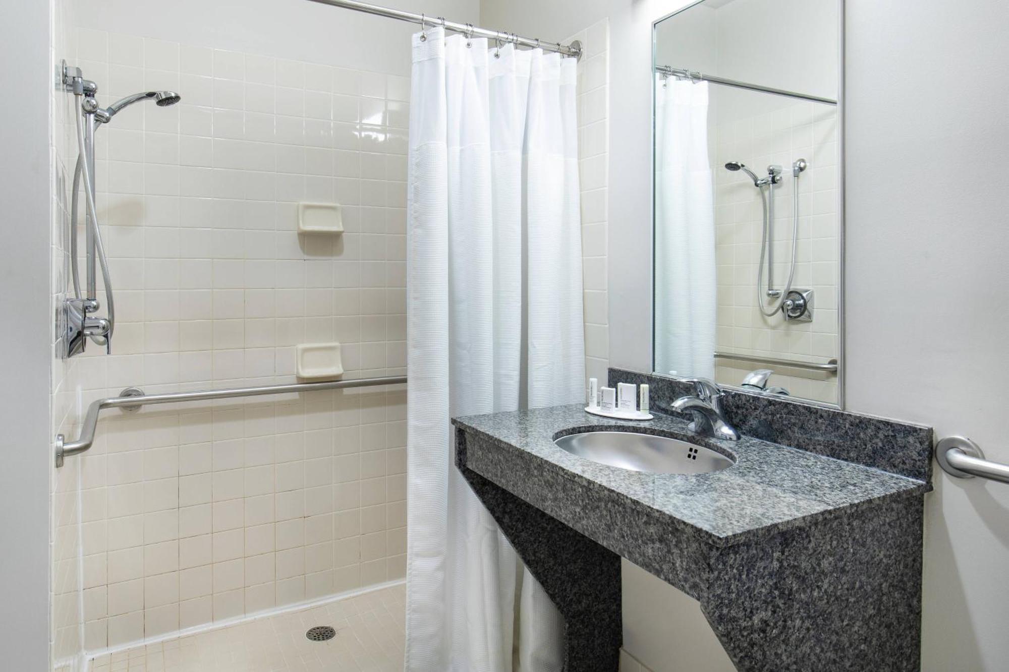 Fairfield Inn & Suites Lancaster Rohrerstown Exterior photo