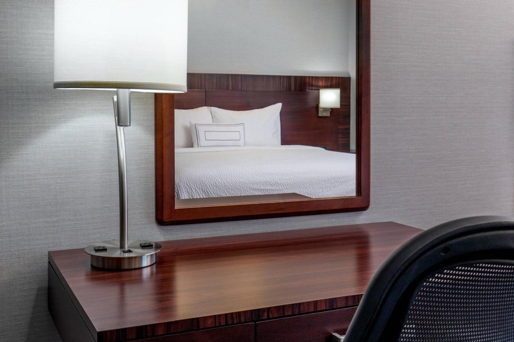 Fairfield Inn & Suites Lancaster Rohrerstown Exterior photo