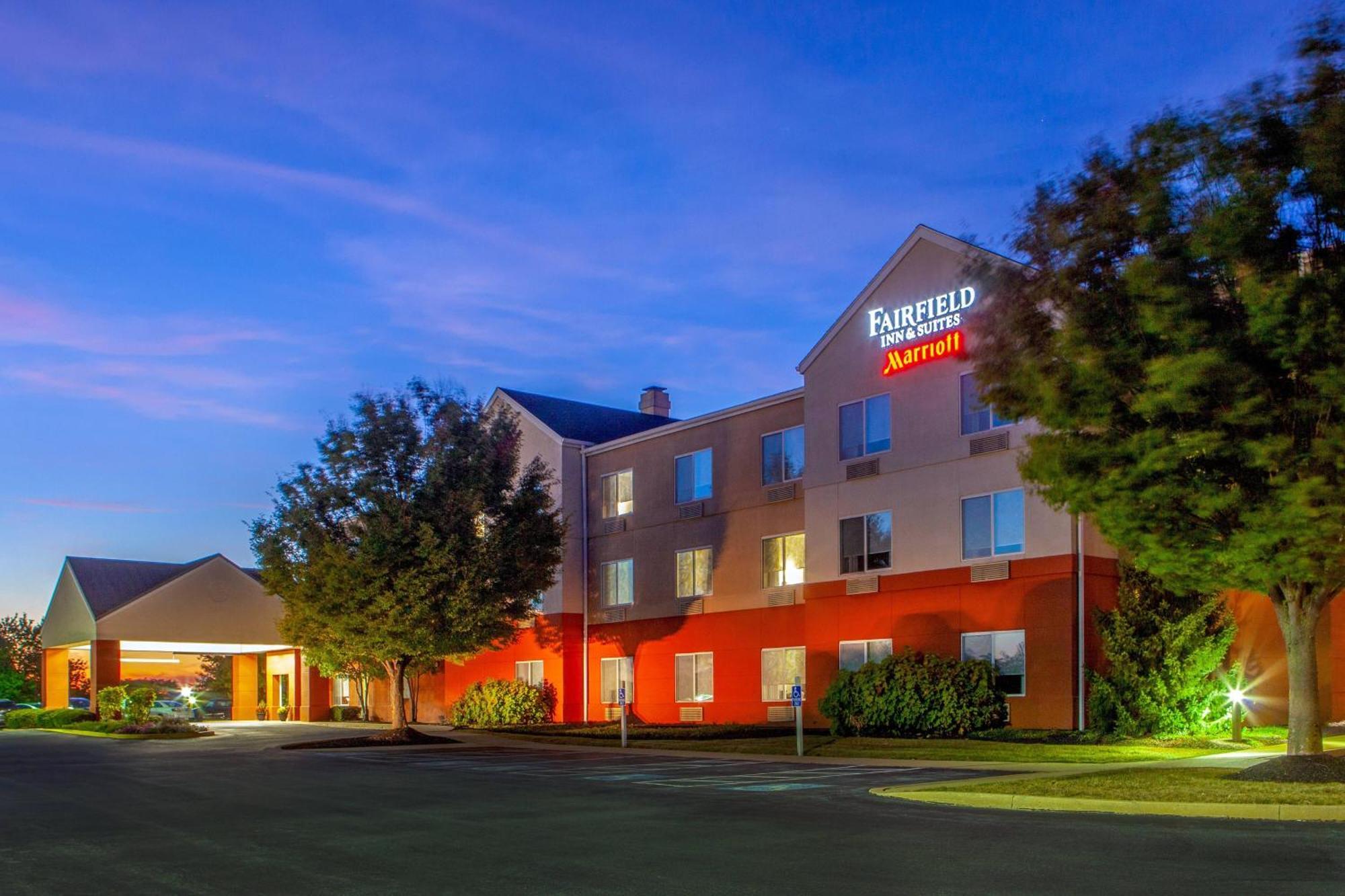 Fairfield Inn & Suites Lancaster Rohrerstown Exterior photo