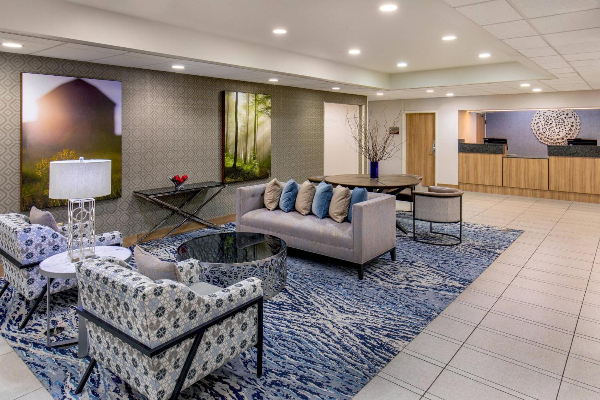 Fairfield Inn & Suites Lancaster Rohrerstown Exterior photo